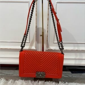 Chanel boy flap shoulder bag